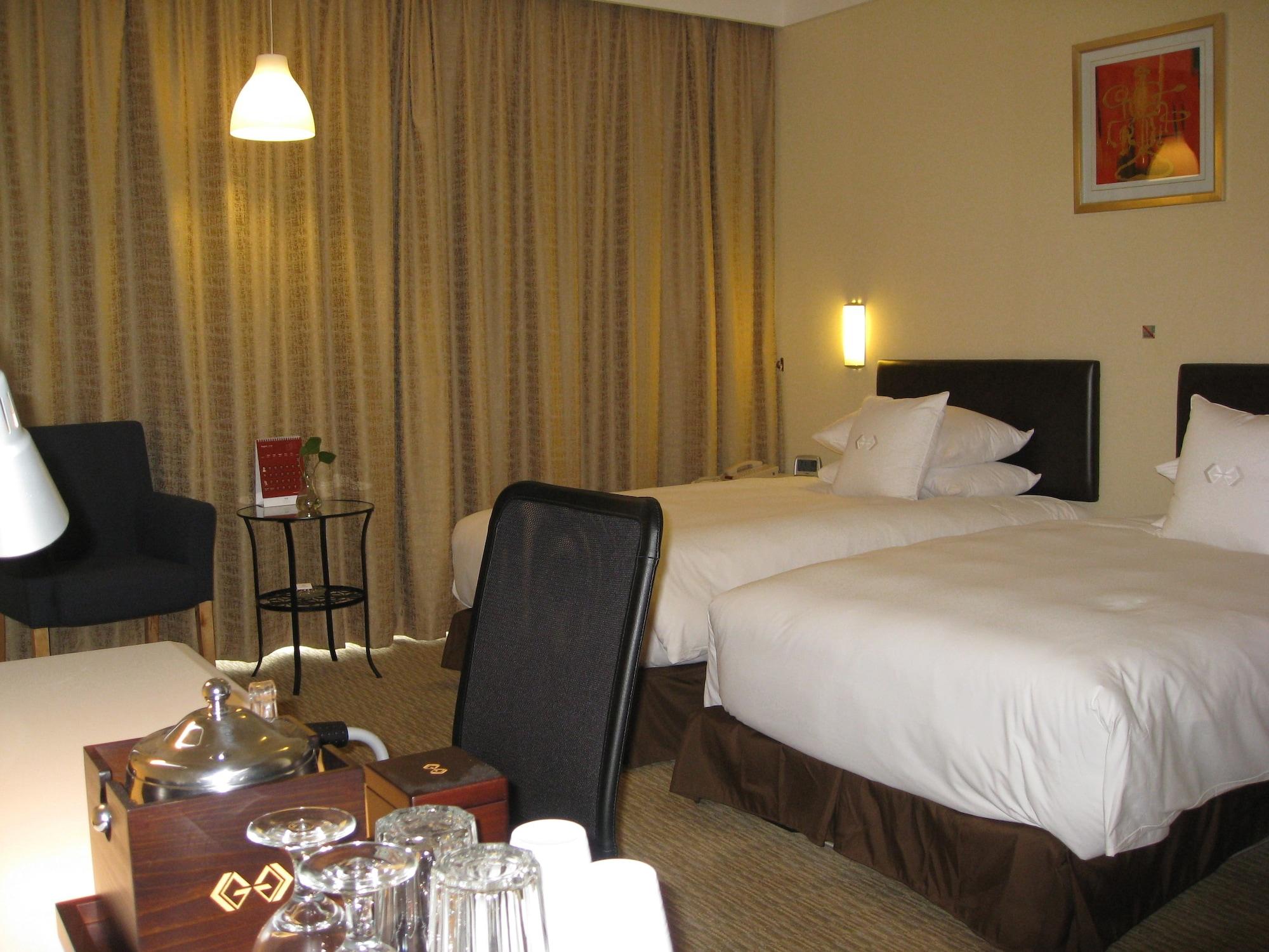 Gloria Plaza Hotel Kangqiao Xangai Exterior foto