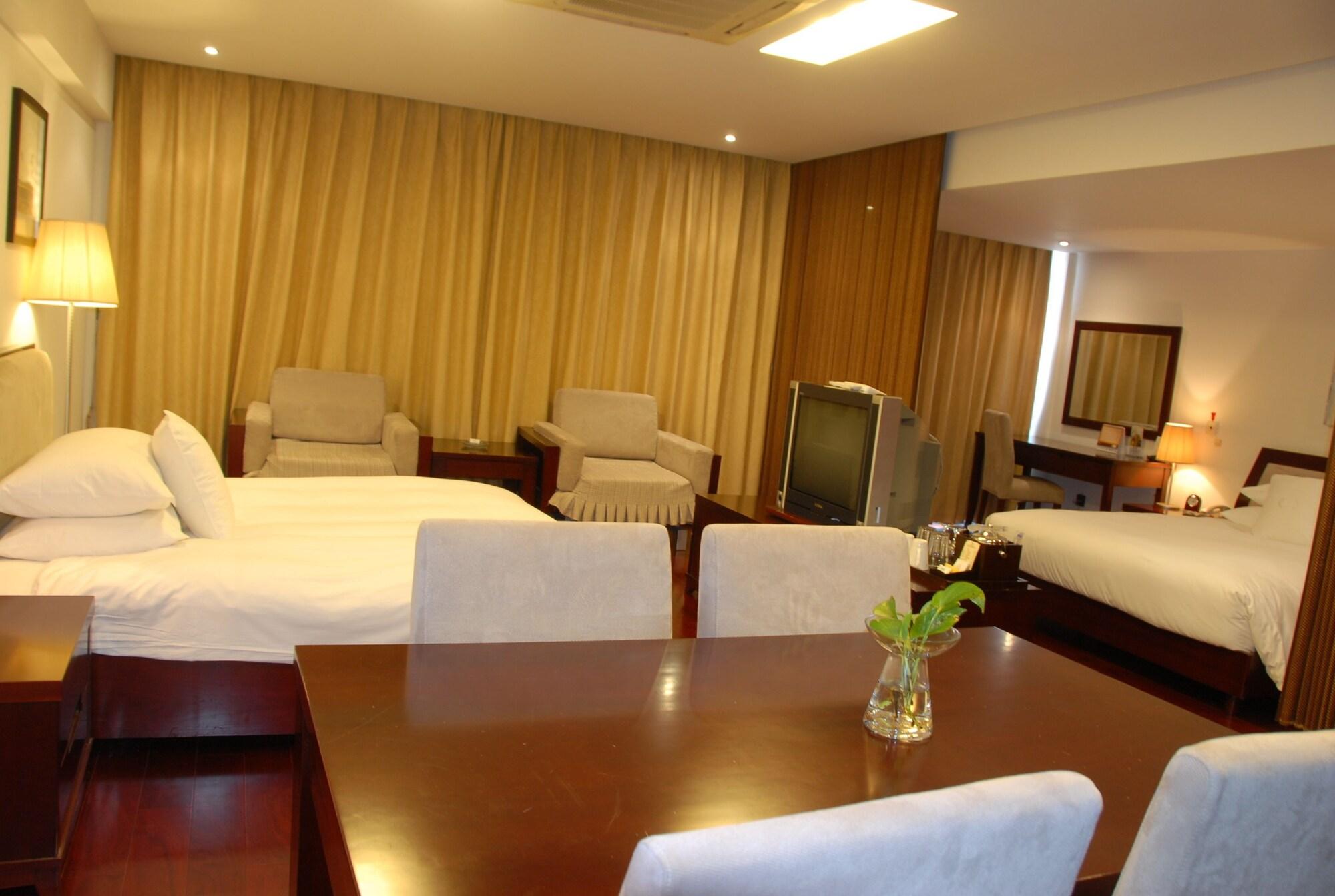 Gloria Plaza Hotel Kangqiao Xangai Exterior foto