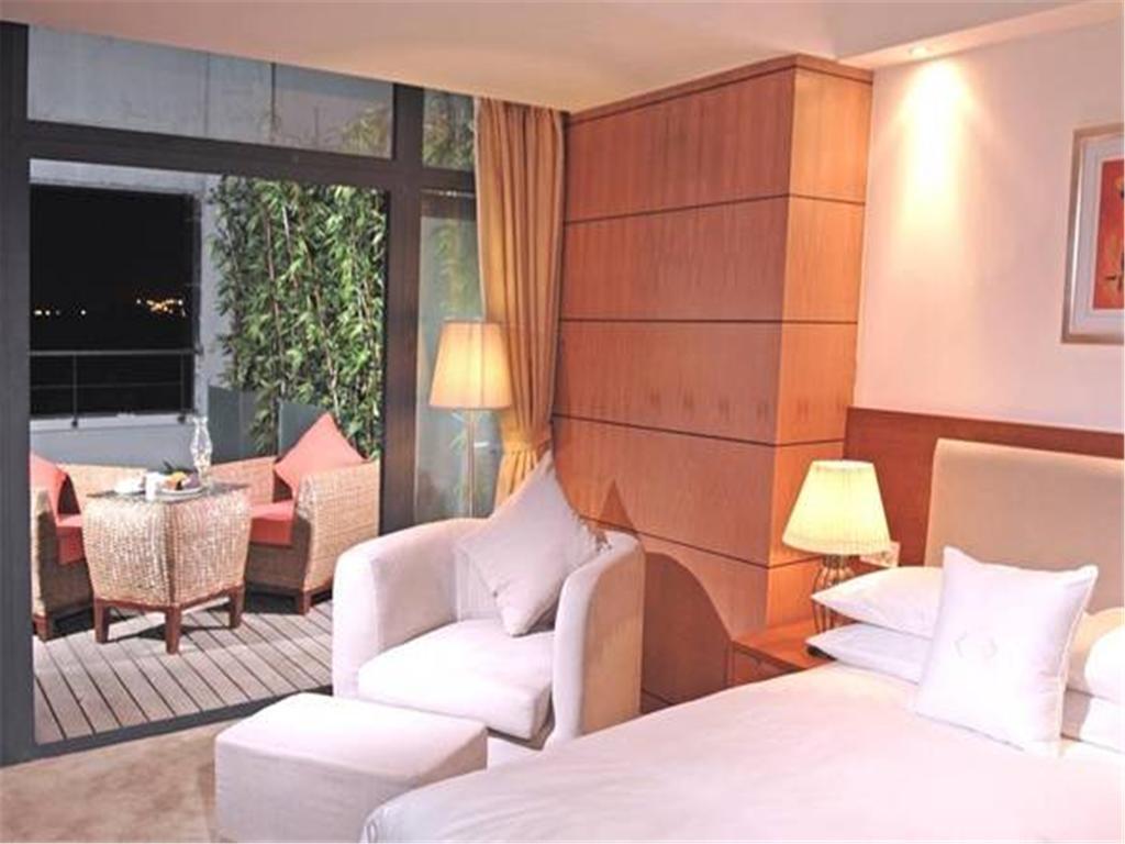 Gloria Plaza Hotel Kangqiao Xangai Exterior foto