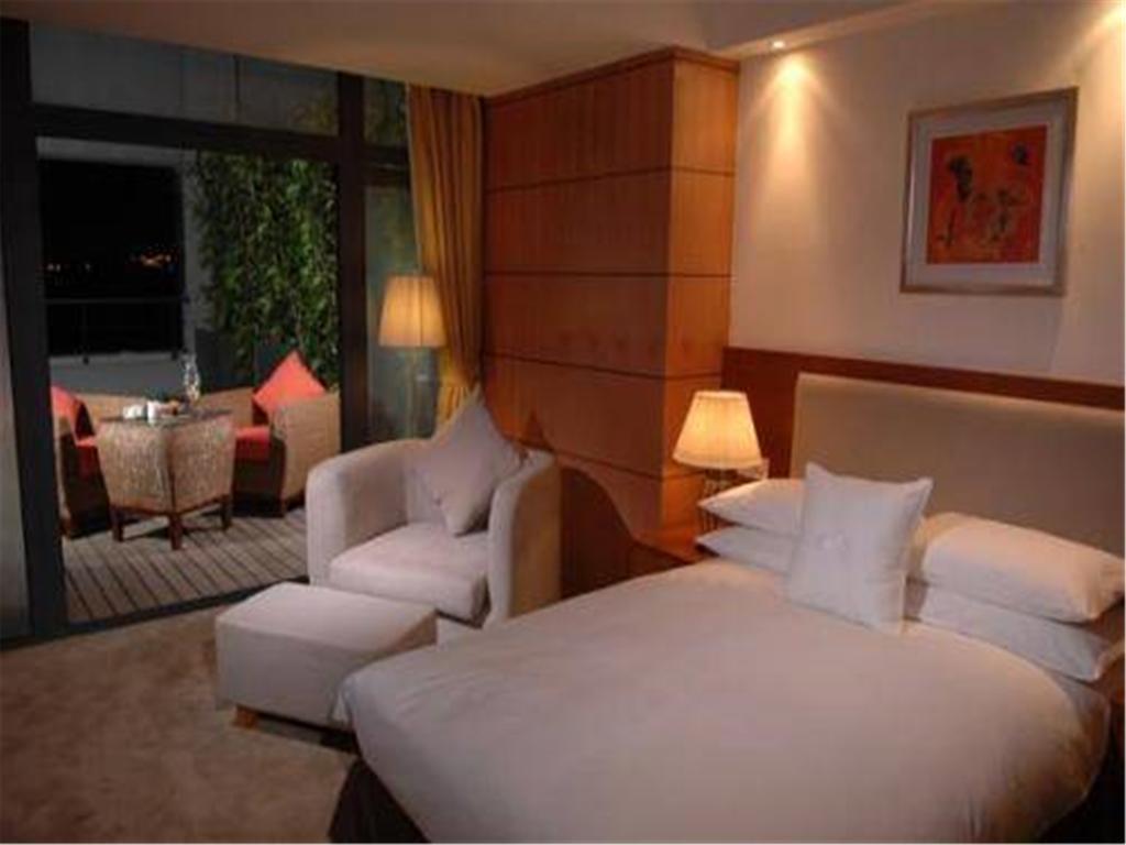 Gloria Plaza Hotel Kangqiao Xangai Exterior foto