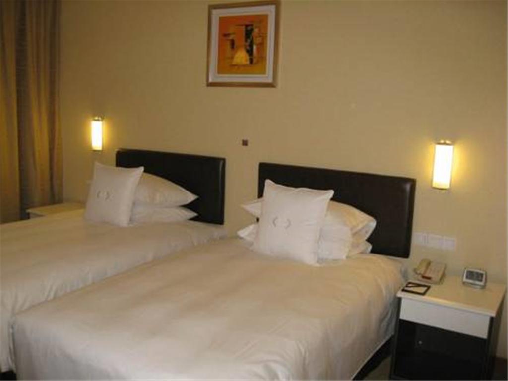 Gloria Plaza Hotel Kangqiao Xangai Exterior foto