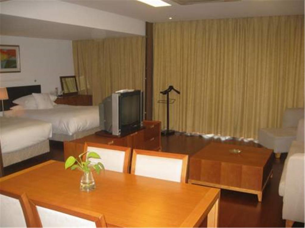 Gloria Plaza Hotel Kangqiao Xangai Exterior foto