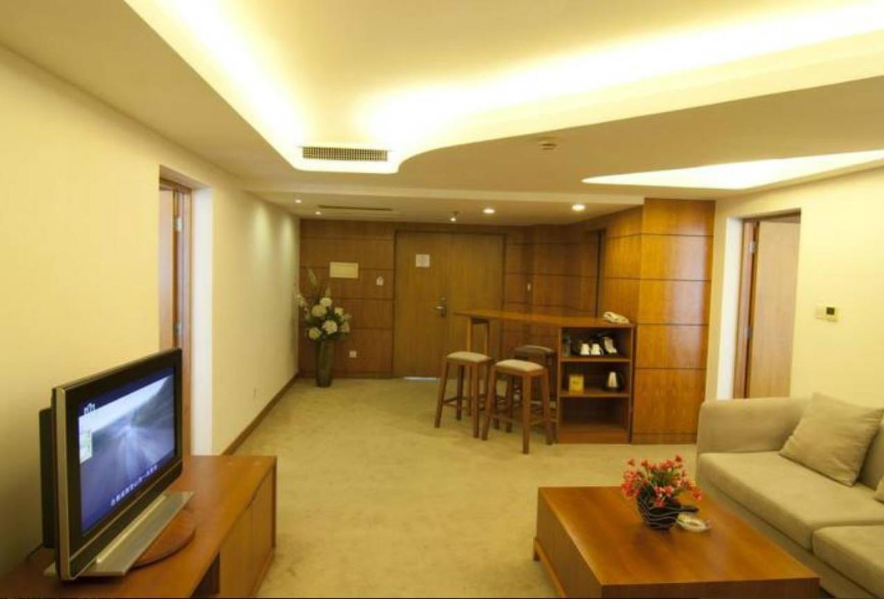 Gloria Plaza Hotel Kangqiao Xangai Exterior foto