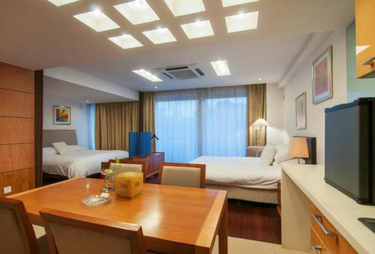 Gloria Plaza Hotel Kangqiao Xangai Exterior foto