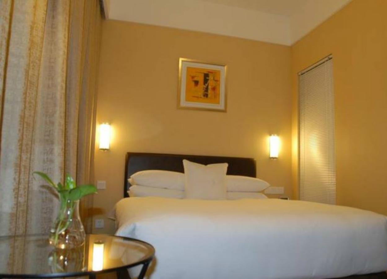 Gloria Plaza Hotel Kangqiao Xangai Exterior foto