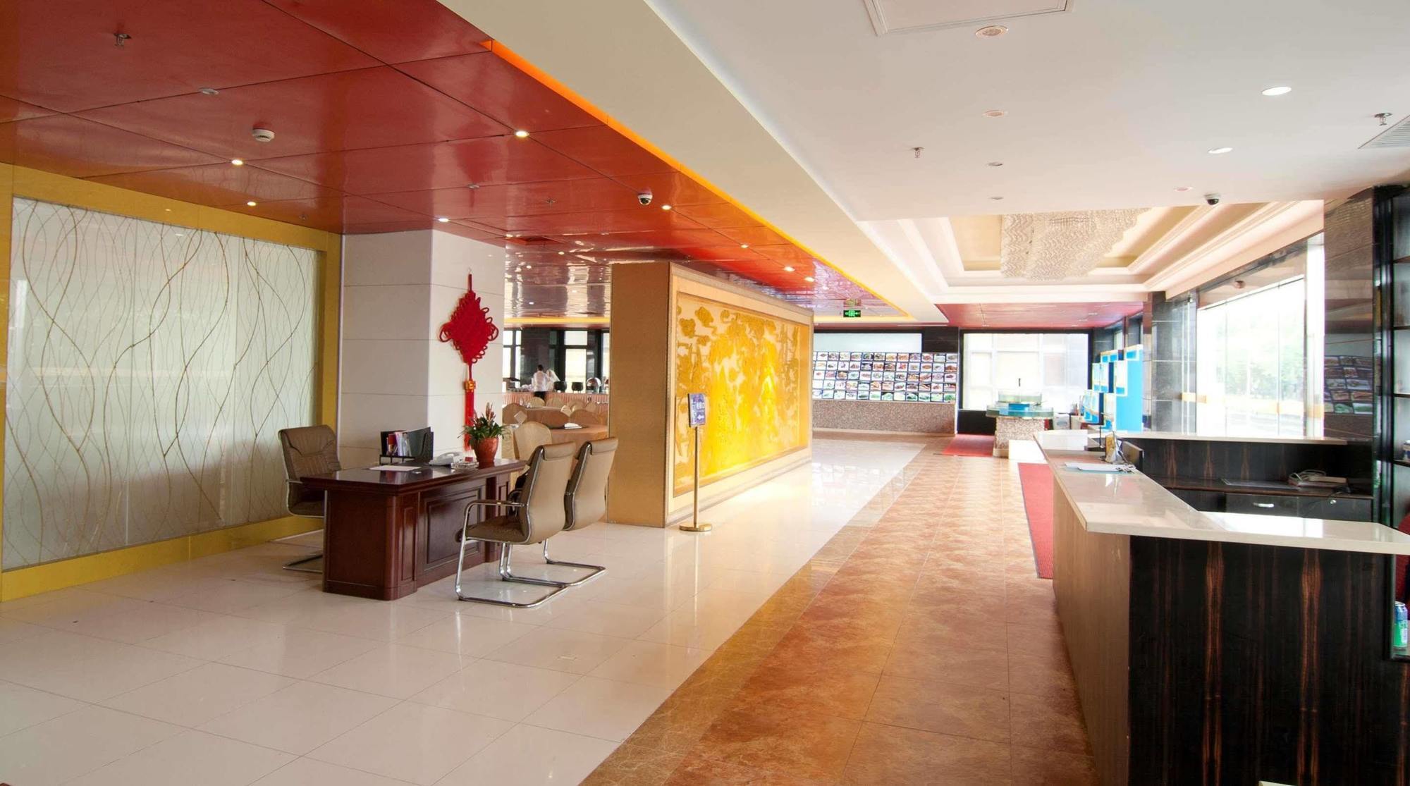 Gloria Plaza Hotel Kangqiao Xangai Exterior foto