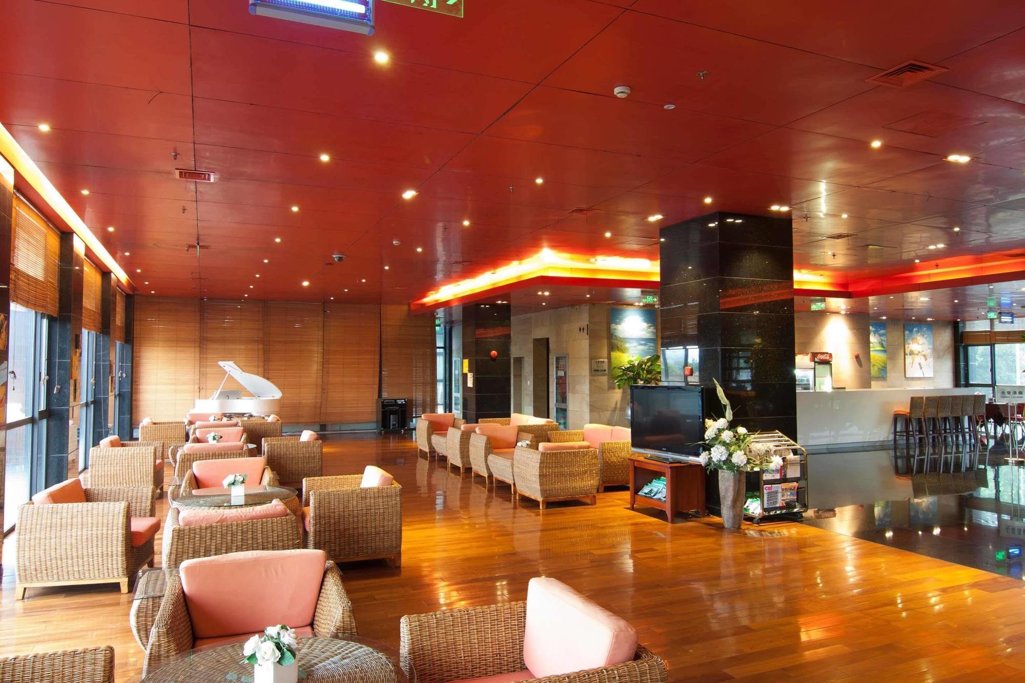Gloria Plaza Hotel Kangqiao Xangai Exterior foto
