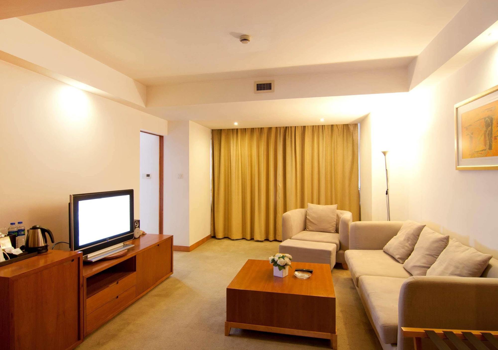 Gloria Plaza Hotel Kangqiao Xangai Exterior foto