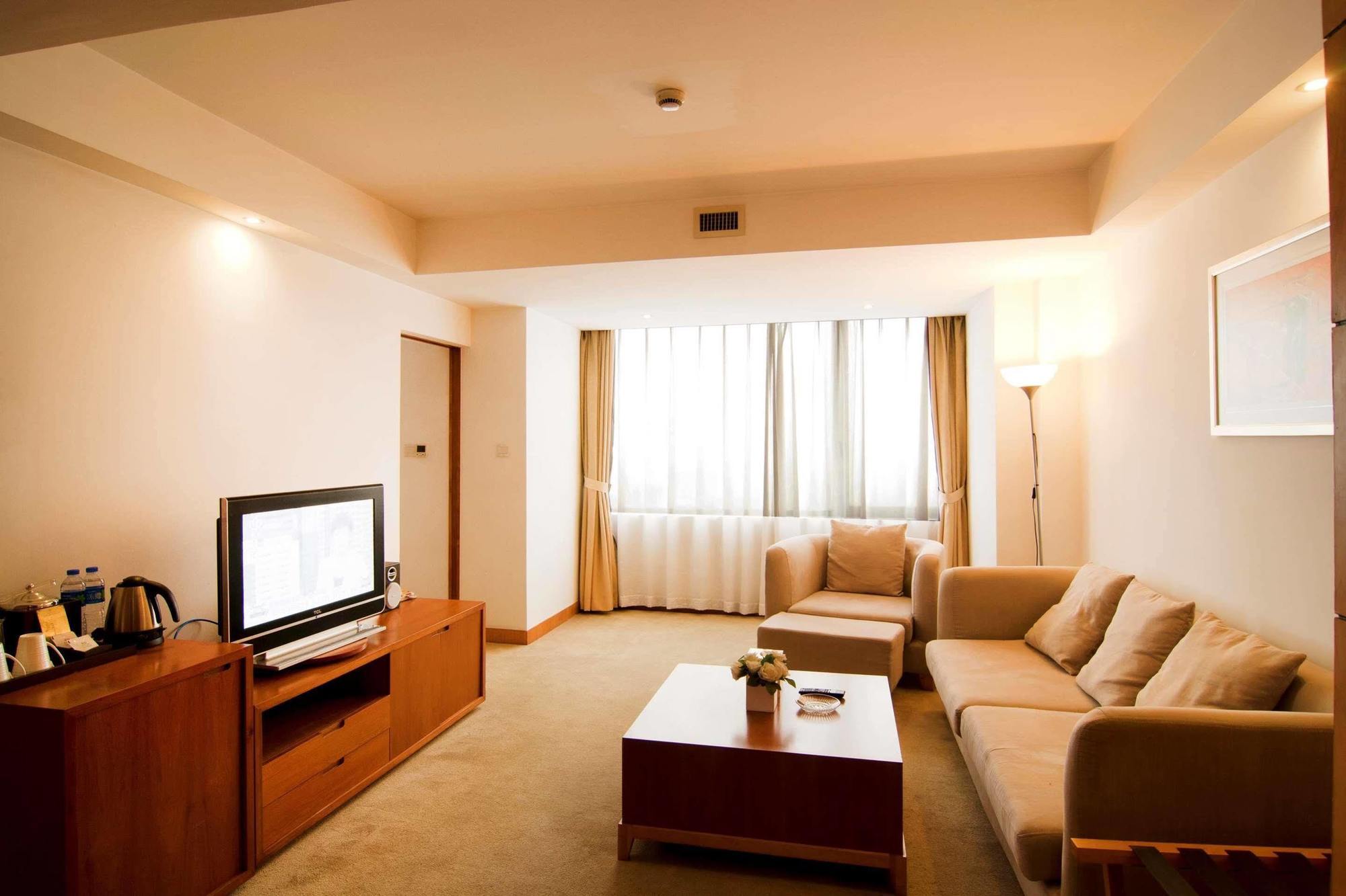 Gloria Plaza Hotel Kangqiao Xangai Exterior foto